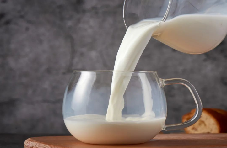 世界牛奶日丨膳食指南“更新”牛奶摄入量，这6类人更应该多喝奶！