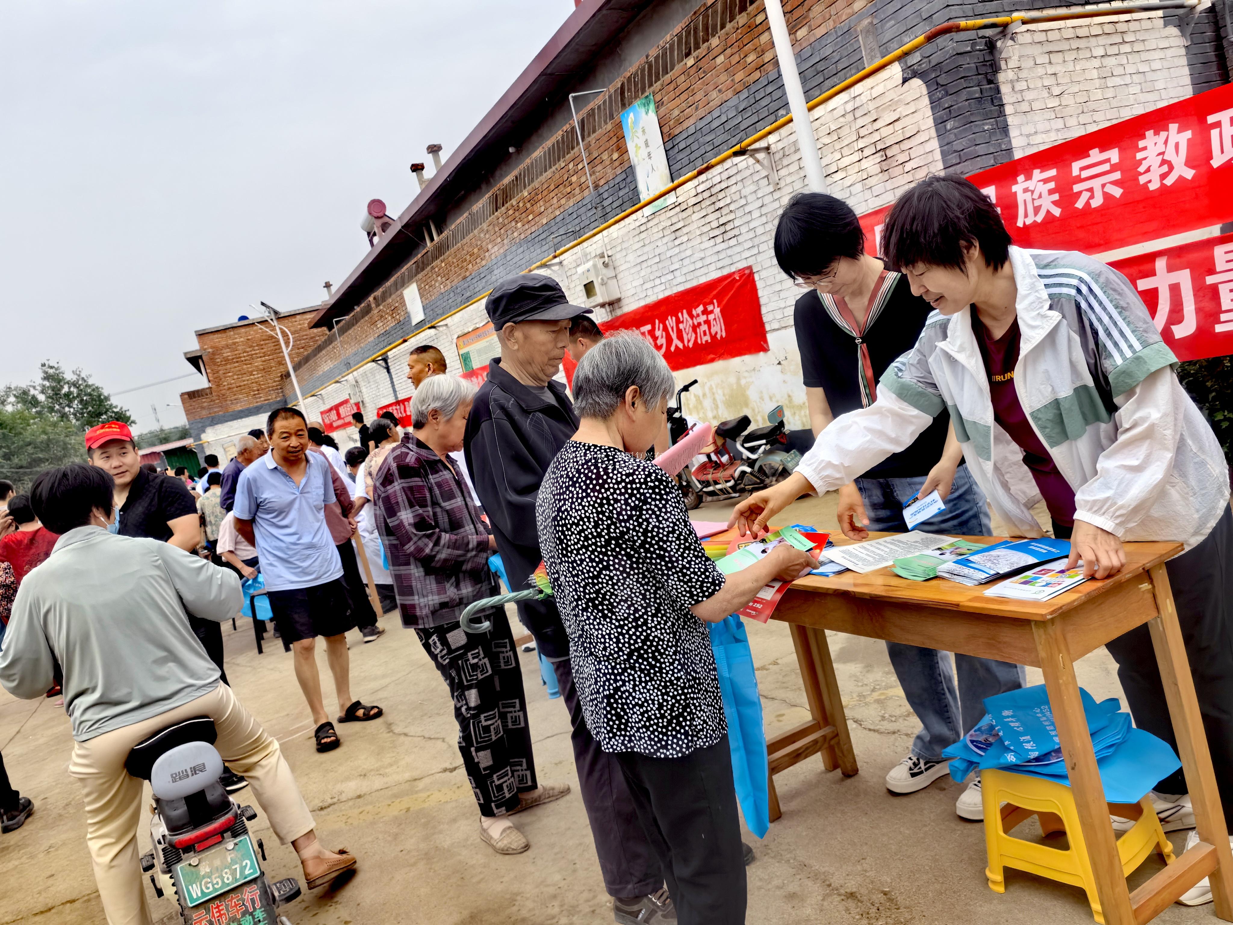 唐县开展“强国复兴有我”三下乡活动